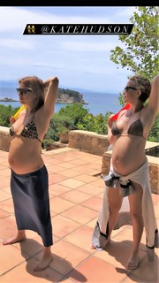Kate Hudson feet photo thumbnail