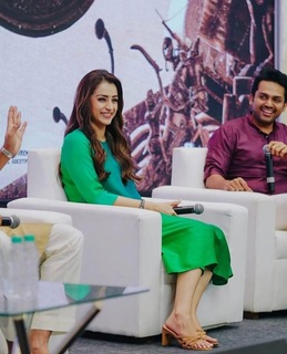 Trisha Krishnan feet photo thumbnail