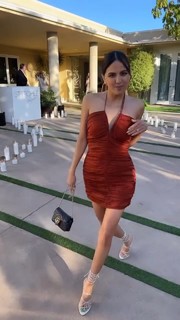 Erin Lim feet photo thumbnail