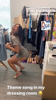 Erin Lim feet photo thumbnail