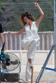 Alessandra Ambrosio feet photo thumbnail