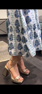 Lisa Snowdon feet photo thumbnail