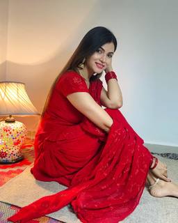 Poonam Yadav feet photo thumbnail