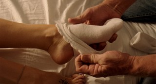 Riley Keough feet photo thumbnail