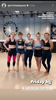 Karolina Kowalkiewicz feet photo thumbnail