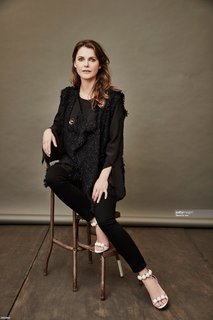 Keri Russell feet photo thumbnail