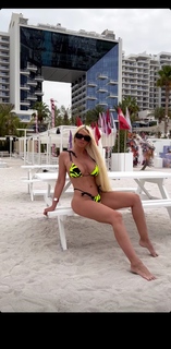 Jelena Karleusa feet photo thumbnail
