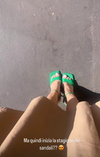 Giorgia Palmas feet photo thumbnail