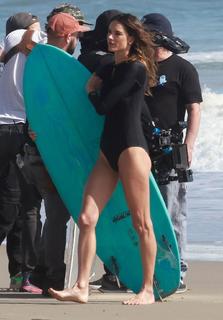 Alessandra Ambrosio feet photo thumbnail