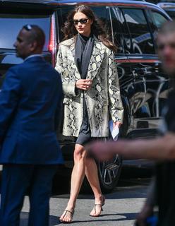 Karlie Kloss feet photo thumbnail