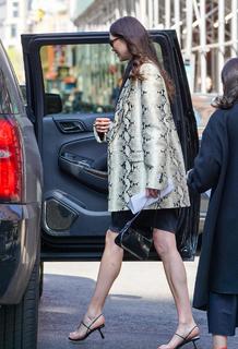 Karlie Kloss feet photo thumbnail