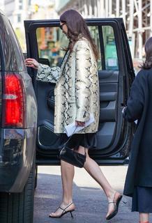 Karlie Kloss feet photo thumbnail