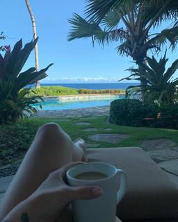 Riley Keough feet photo thumbnail