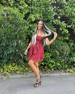 Cristina Pedroche feet photo thumbnail