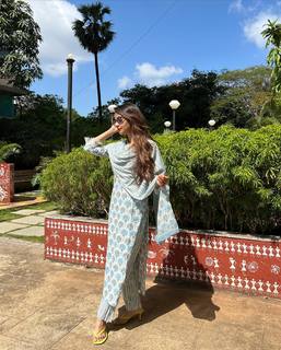 Anushka Sen feet photo thumbnail
