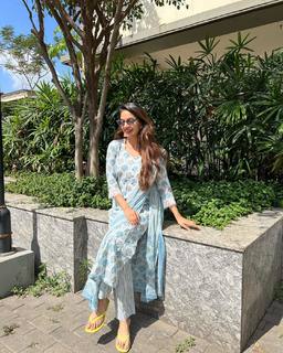 Anushka Sen feet photo thumbnail