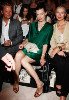 Milla Jovovich feet photo thumbnail