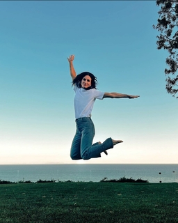 Courteney Cox feet photo thumbnail