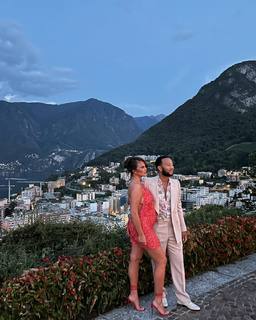 Chrissy Teigen feet photo thumbnail
