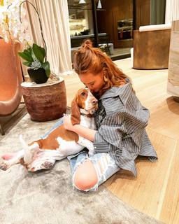 Chrissy Teigen feet photo thumbnail