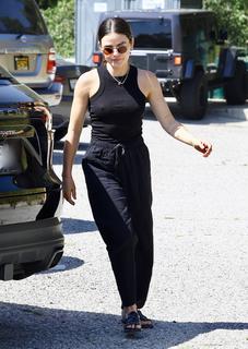 Lucy Hale feet photo thumbnail