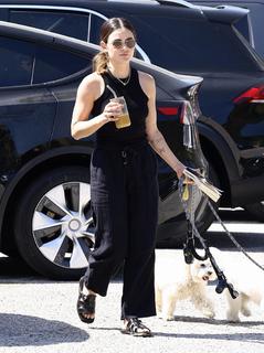 Lucy Hale feet photo thumbnail