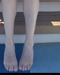Tania Rincón feet photo thumbnail