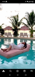 Nicole Scherzinger feet photo thumbnail
