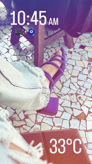 Anushka Sen feet photo thumbnail