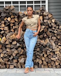 Christina Milian feet photo thumbnail