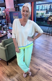 Denise Van Outen feet photo thumbnail