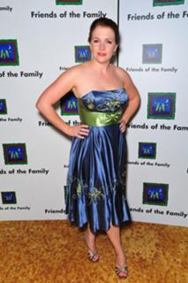 Melissa Joan Hart feet photo thumbnail