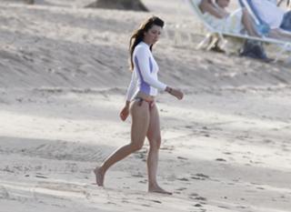 Jessica Biel feet photo thumbnail