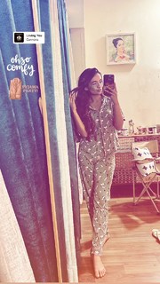 Anushka Sen feet photo thumbnail