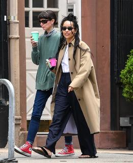 Zoë Kravitz feet photo thumbnail