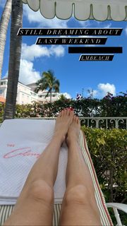 Naomi Watts feet photo thumbnail