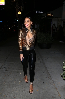 Christina Milian feet photo thumbnail