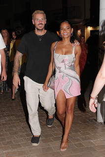 Christina Milian feet photo thumbnail