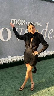 Erin Lim feet photo thumbnail