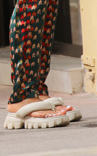 Christina Milian feet photo thumbnail
