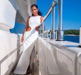 Christina Milian feet photo thumbnail