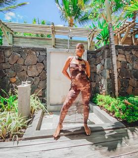 Christina Milian feet photo thumbnail
