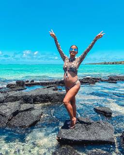 Christina Milian feet photo thumbnail