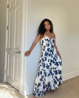 Christina Milian feet photo thumbnail