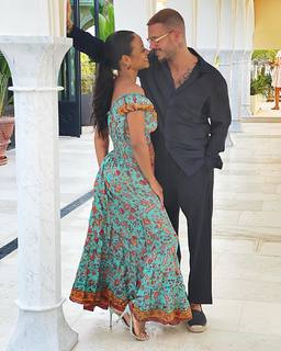 Christina Milian feet photo thumbnail