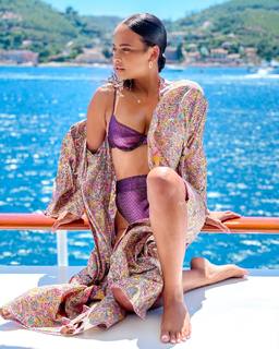 Christina Milian feet photo thumbnail