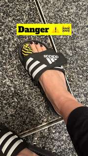 Justine Ezarik feet photo thumbnail