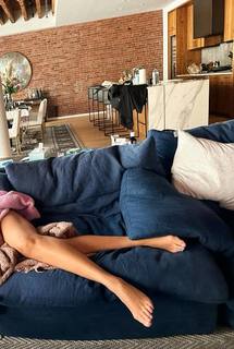 Chrissy Teigen feet photo thumbnail