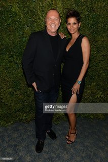 Halle Berry feet photo thumbnail