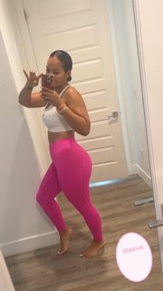 Evelyn Lozada feet photo thumbnail